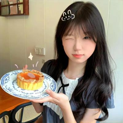 圆月映花都